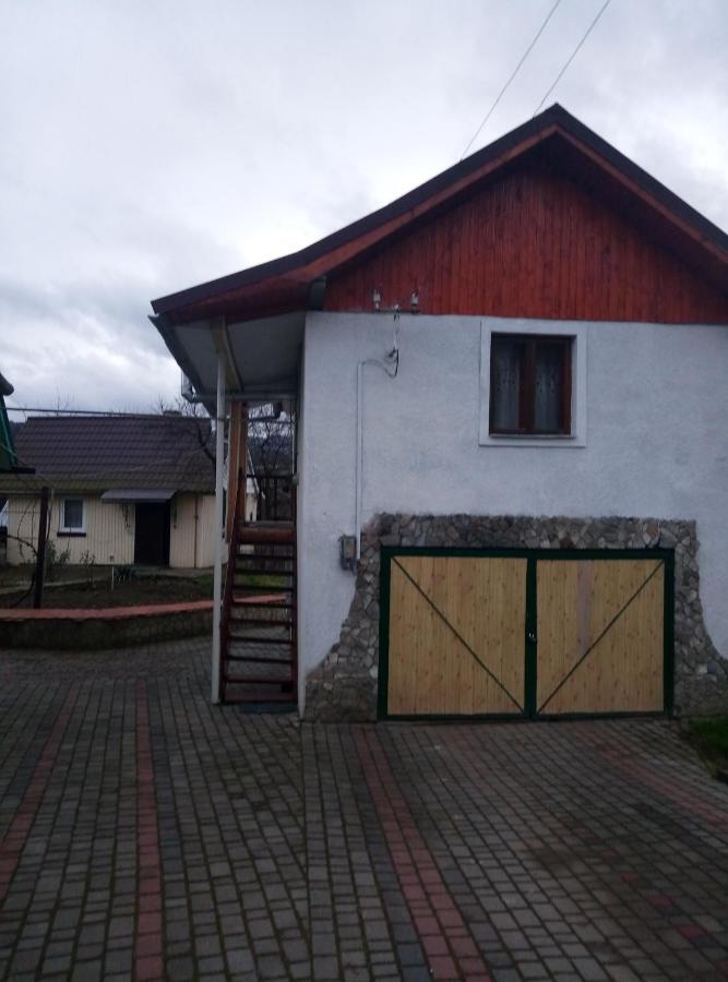 У Вуйка Івана Villa Yaremche Exterior photo